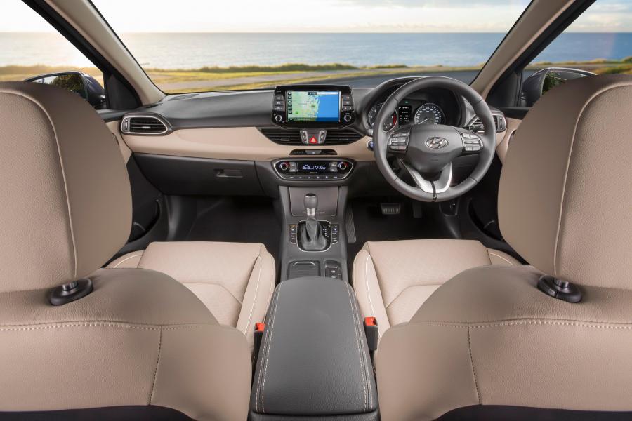 Торпедо Hyundai i30 Premium 2017 года  (AU) (фото 2 из 25)